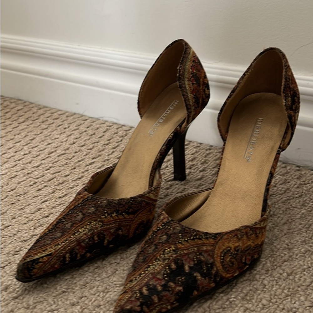 Elegant Paisley Patterned Heels